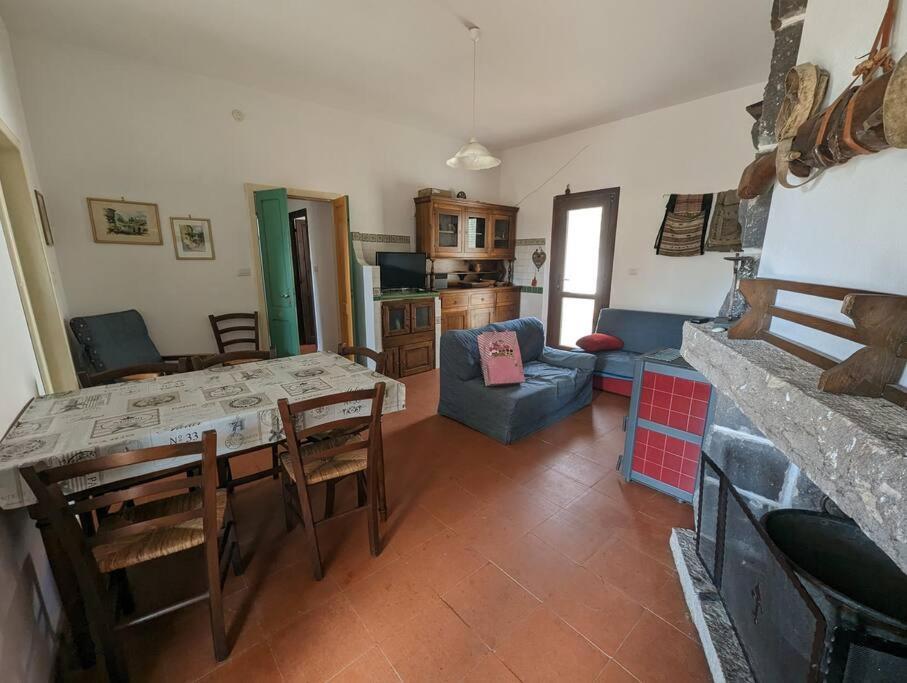 Cottage Familiare Sant'Agostino Abbasanta Exterior photo