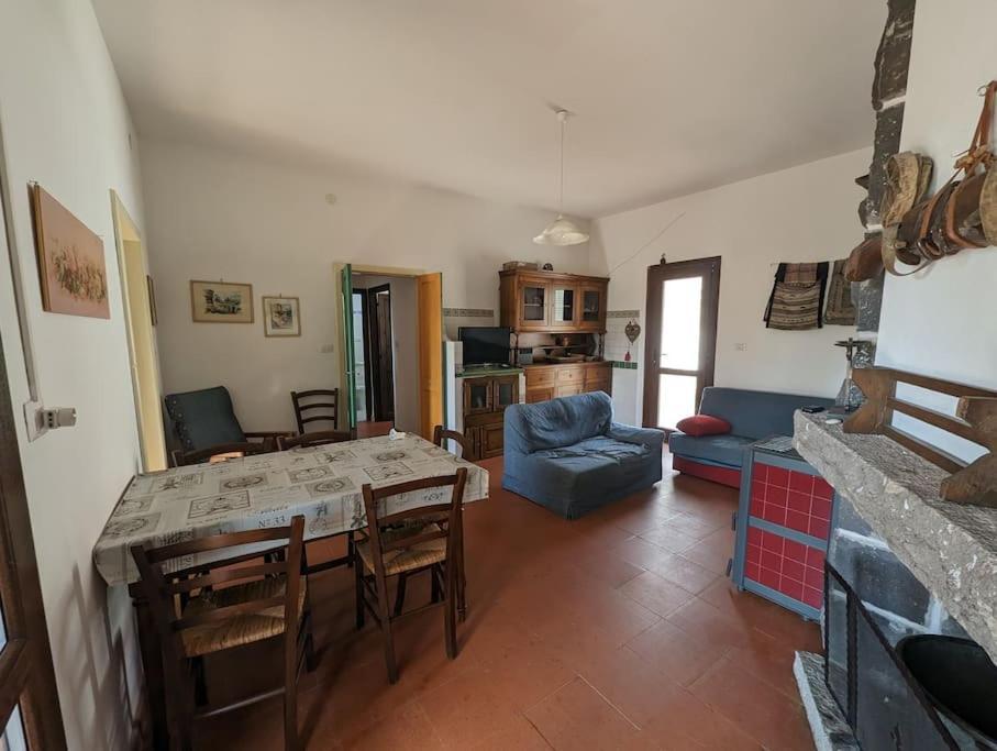 Cottage Familiare Sant'Agostino Abbasanta Exterior photo